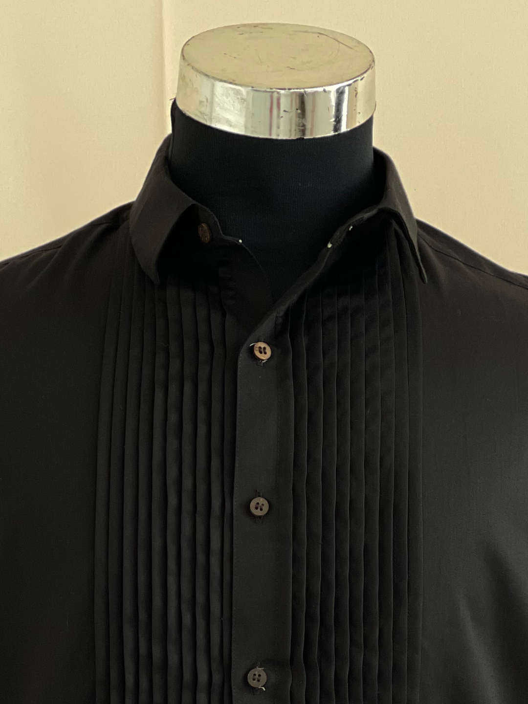 Tuxedo Shirt in Tencel™ Satin Jet Black