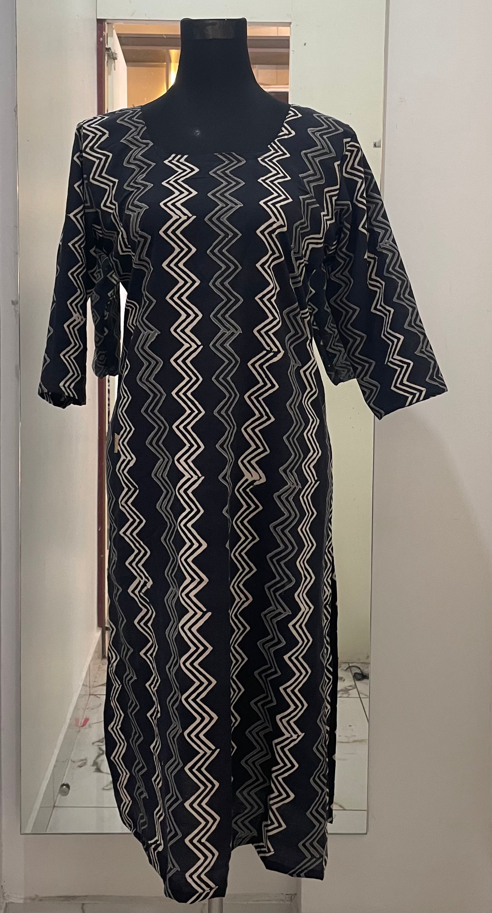 Wave black kurti