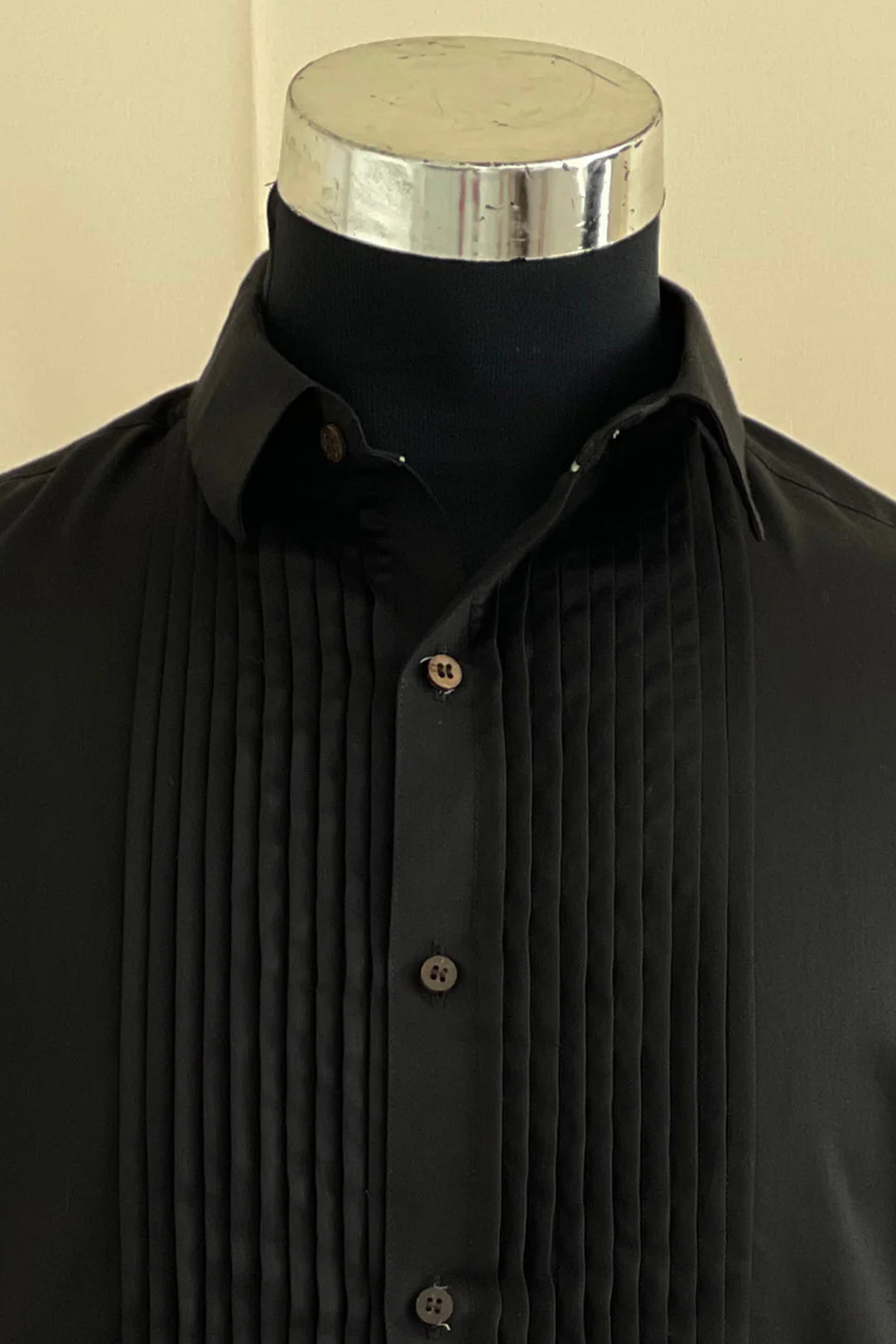 Tuxedo Shirt in Tencel™ Satin Jet Black